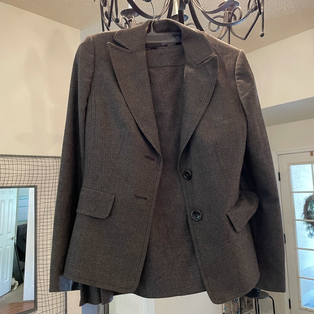 Beautiful Ann Taylor two-piece suit in Taupe.